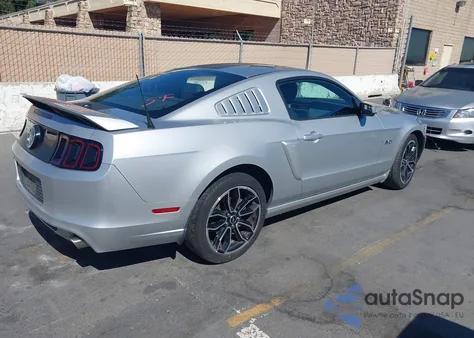 2013 Ford Mustang Gt Premium z USA, uszkodzony, nr VIN 1ZVBP8CF4D5267621